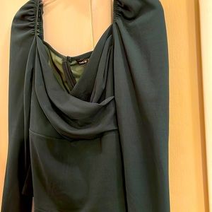 Sweetheart Neck off the shoulder Top  gorgeous shade of green Size Medium